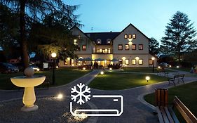 Hotel Modrzewiowy Dwór